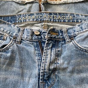 American Eagle low rise men’s bootcut. Size 30/34